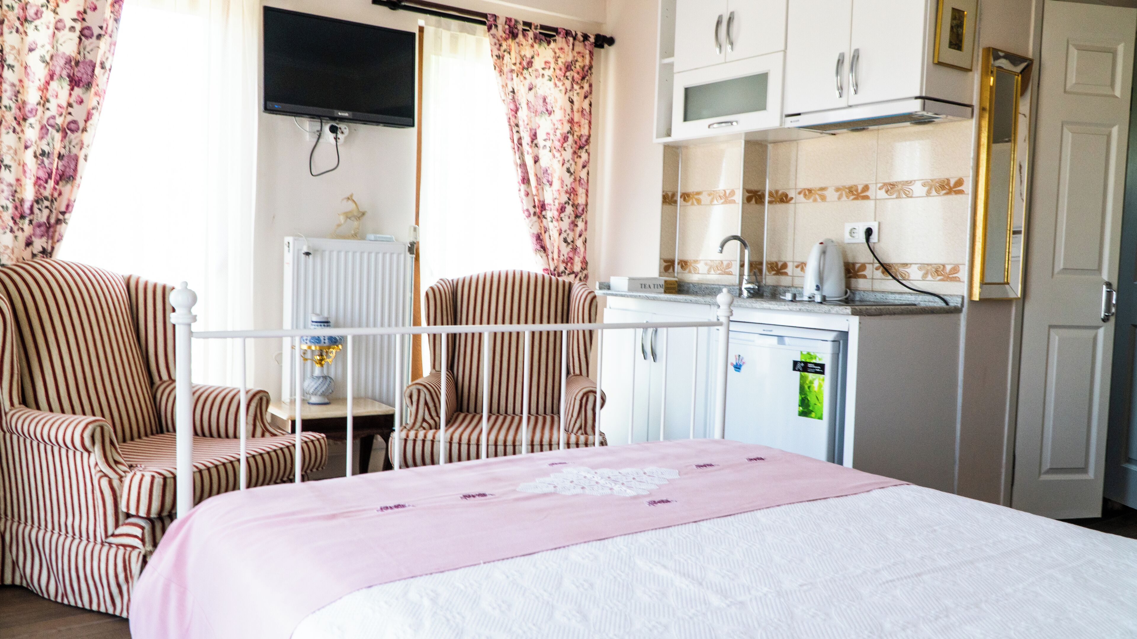 deluxe double room, 1 double bed, sea view | 1 bedroom, premium bedding, down duvets, select comfort beds