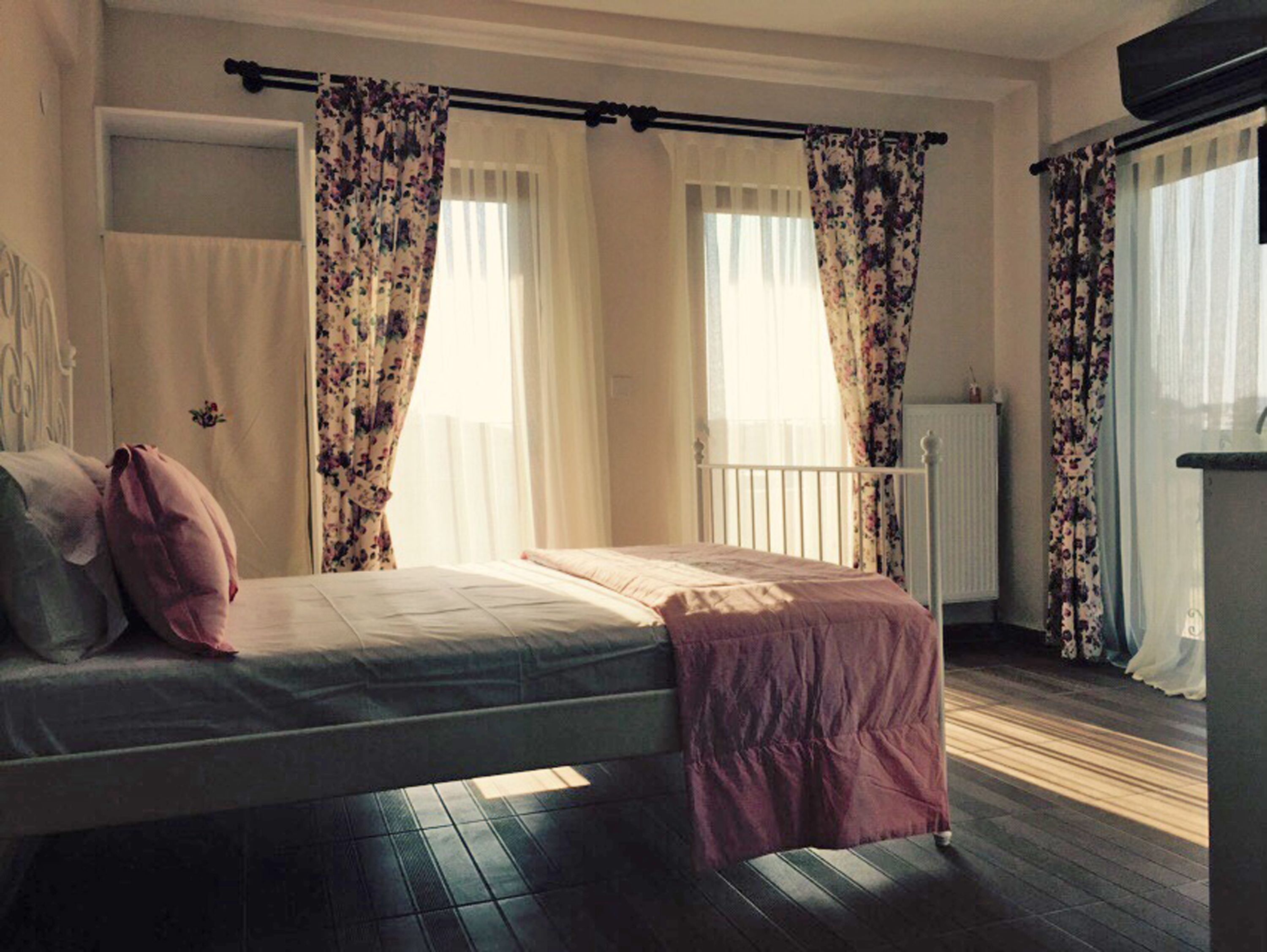 Luxe beddengoed, donsdekens, Select Comfort-bedden, een minibar