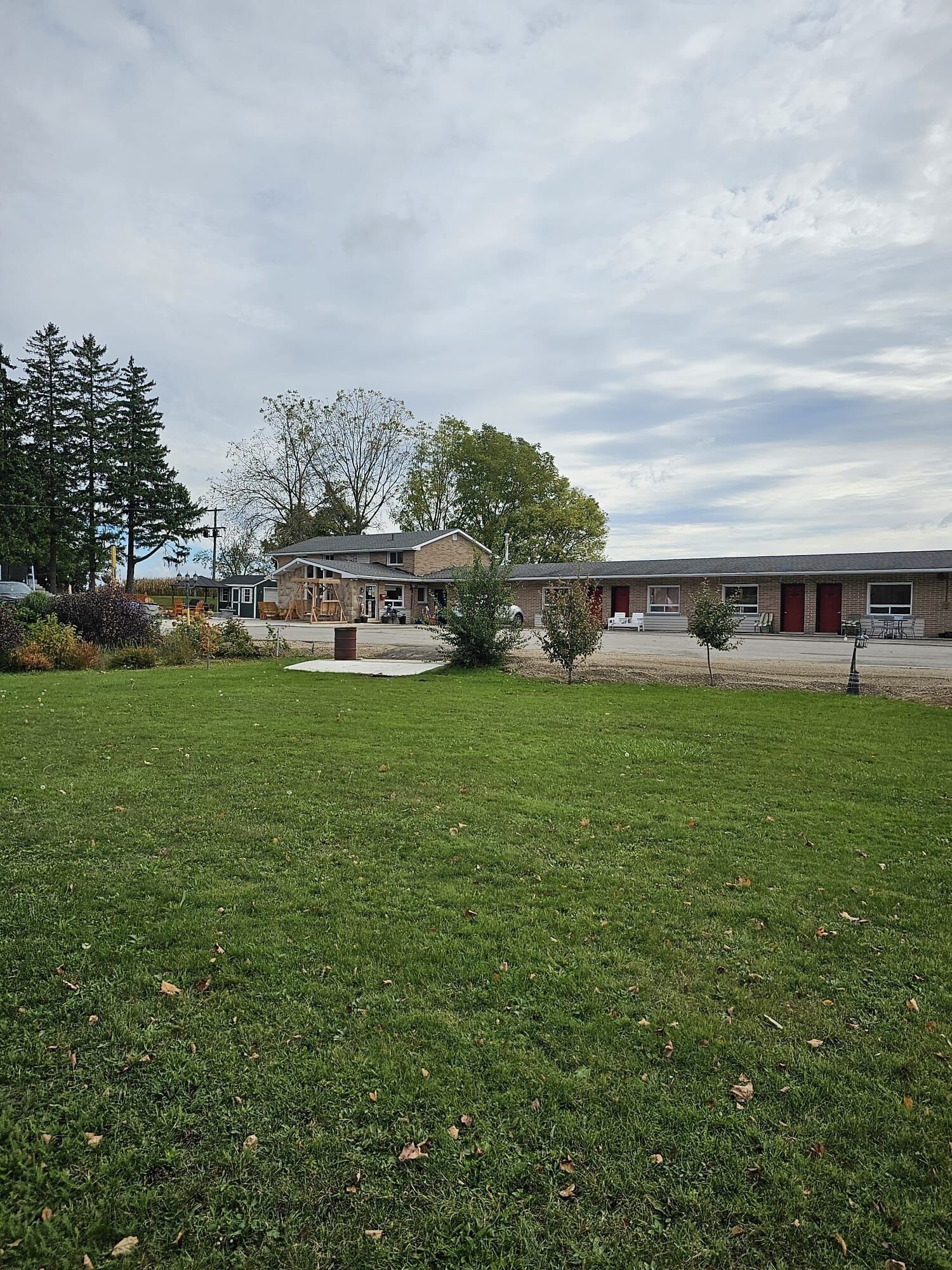 Vista frontal de la propiedad