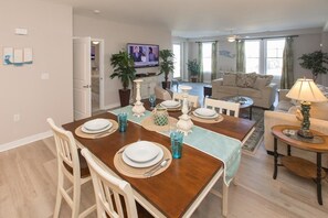 Condo, 2 Bedrooms