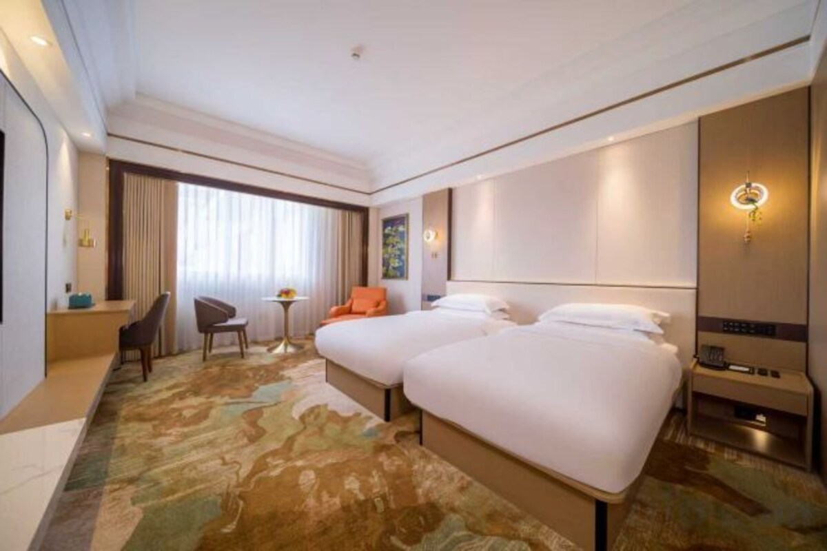 Deluxe 2-bed Room
