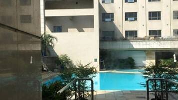 Kolam renang outdoor