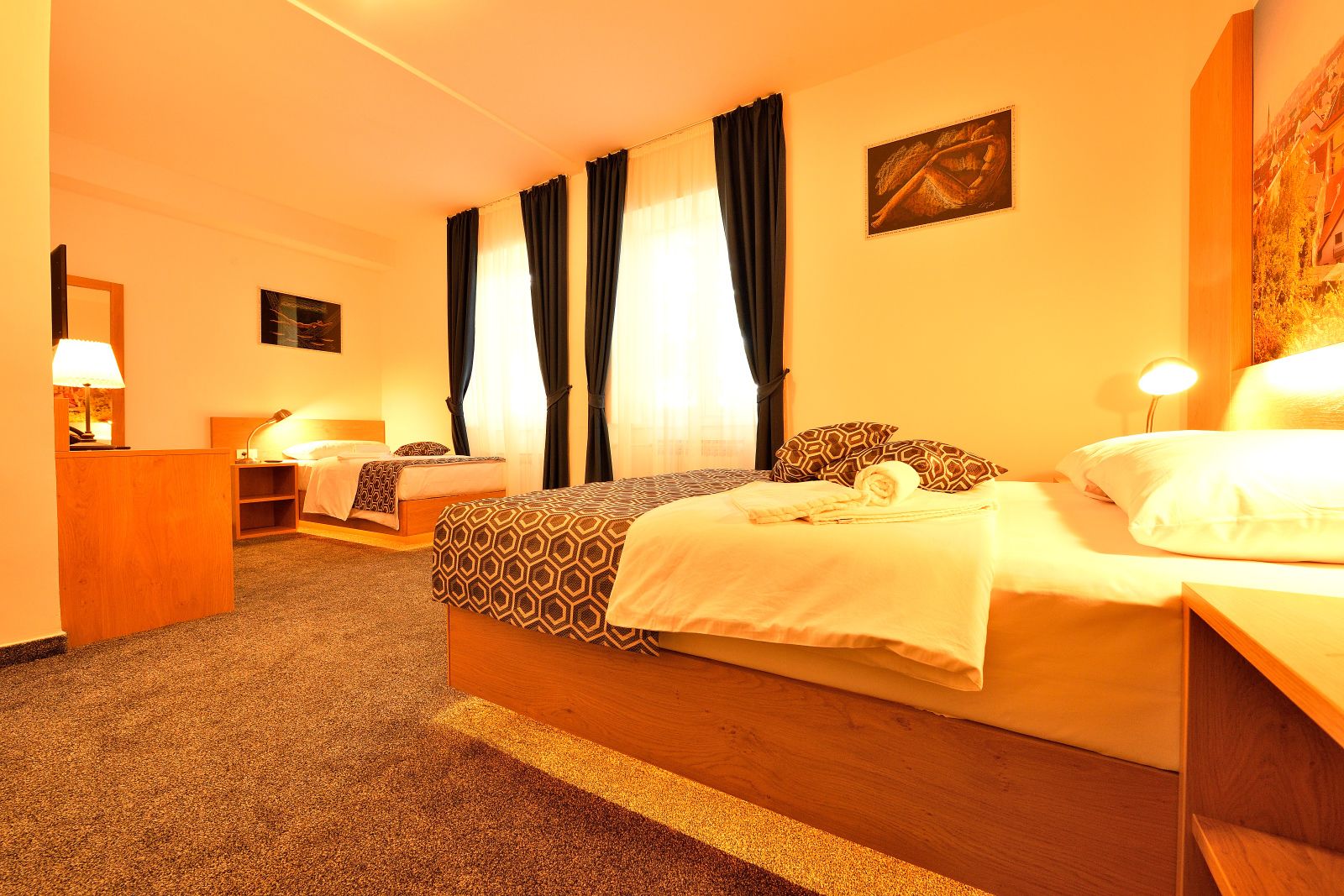 triple room | premium bedding, down duvets, pillow-top beds, free wifi