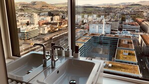 Leilighet – city, 2 soverom, byutsikt, tårn | Vask på badet