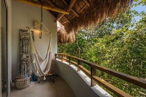 Penthouse, 1 King Bed, Kitchen, Pool View | Balcony