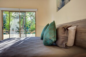 Apartment, 2 Schlafzimmer, Poolblick | 2 Schlafzimmer, Schreibtisch, Bügeleisen/Bügelbrett