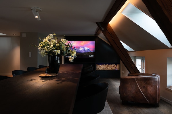 2 chambres, literie de qualité supérieure, minibar, bureau