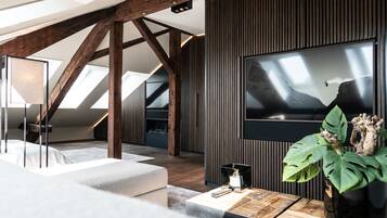2 habitaciones, ropa de cama de alta calidad, minibar y escritorio