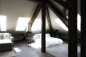 總統公寓, 2 間臥室, 湖景 | 2 間臥室、高級寢具、迷你吧、書桌