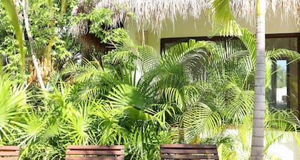 Blue Beach 2 BRM apt sleeps 5