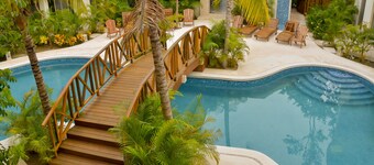 Dolphin 3 bedroom penthouse private roof sleeps 7