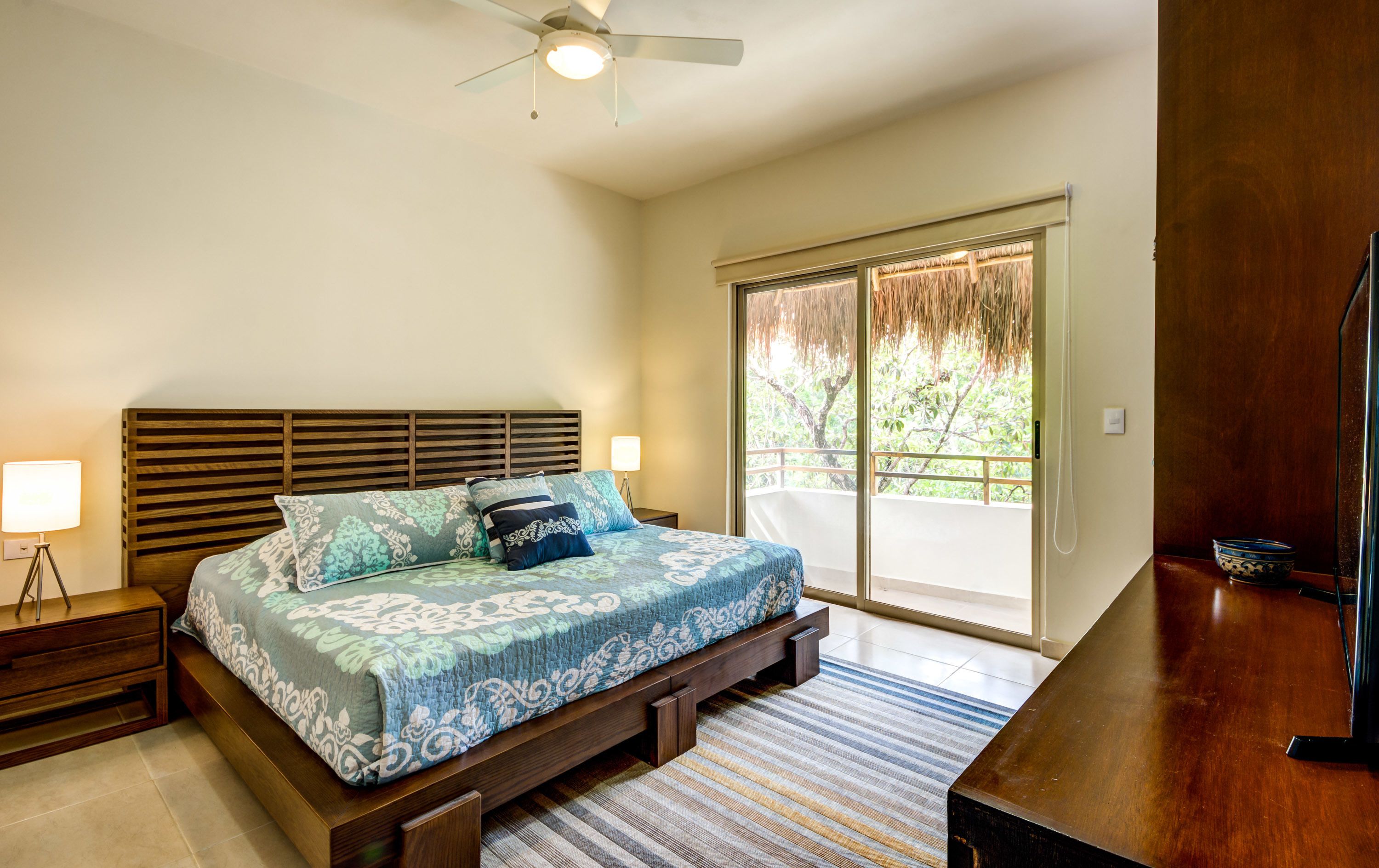 Penthouse, 3 bedrooms with kithchen, pool view | 3 bedrooms, individually decorated, individually furnished, desk