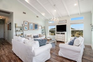 Living area - Chillax Inn 3 Bedroom Home by RedAwning (Port Bolivar)