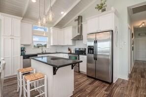 Private kitchen - Chillax Inn 3 Bedroom Home by RedAwning (Port Bolivar)