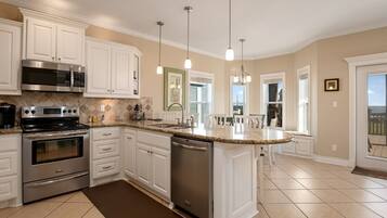 Rumah, 3 kamar tidur | Dapur pribadi | Lemari es, mesin pencuci piring, dan mesin pembuat kopi/teh