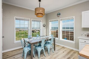 House, 2 Bedrooms | Dining