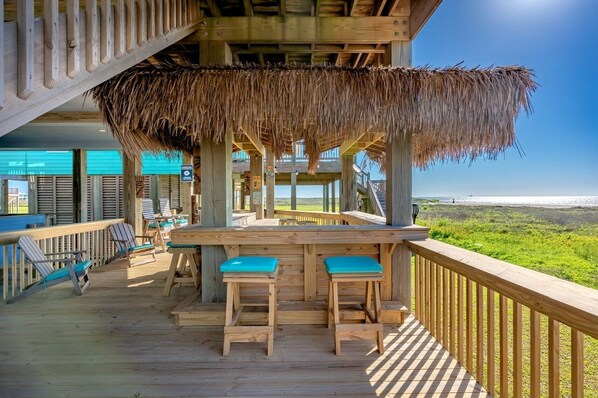 House, 4 Bedrooms | Terrace/patio