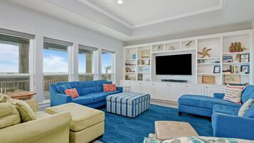 House, 4 Bedrooms | Living area