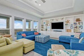 House, 4 Bedrooms | Living area