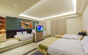 Chambre Familiale | Bureau, Wi-Fi gratuit