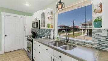 Rumah, 3 kamar tidur | Dapur pribadi | Lemari es, microwave, oven, dan mesin pembuat kopi/teh