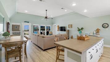 Rumah, 3 kamar tidur | Dapur pribadi | Lemari es, microwave, oven, dan mesin pembuat kopi/teh