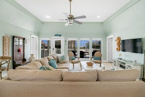 House, 3 Bedrooms | Living area | Smart TV, streaming services