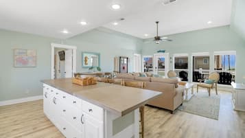 Rumah, 3 kamar tidur | Dapur pribadi | Lemari es, microwave, oven, dan mesin pembuat kopi/teh