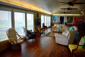 Casa, 3 habitaciones | Área de sala de estar