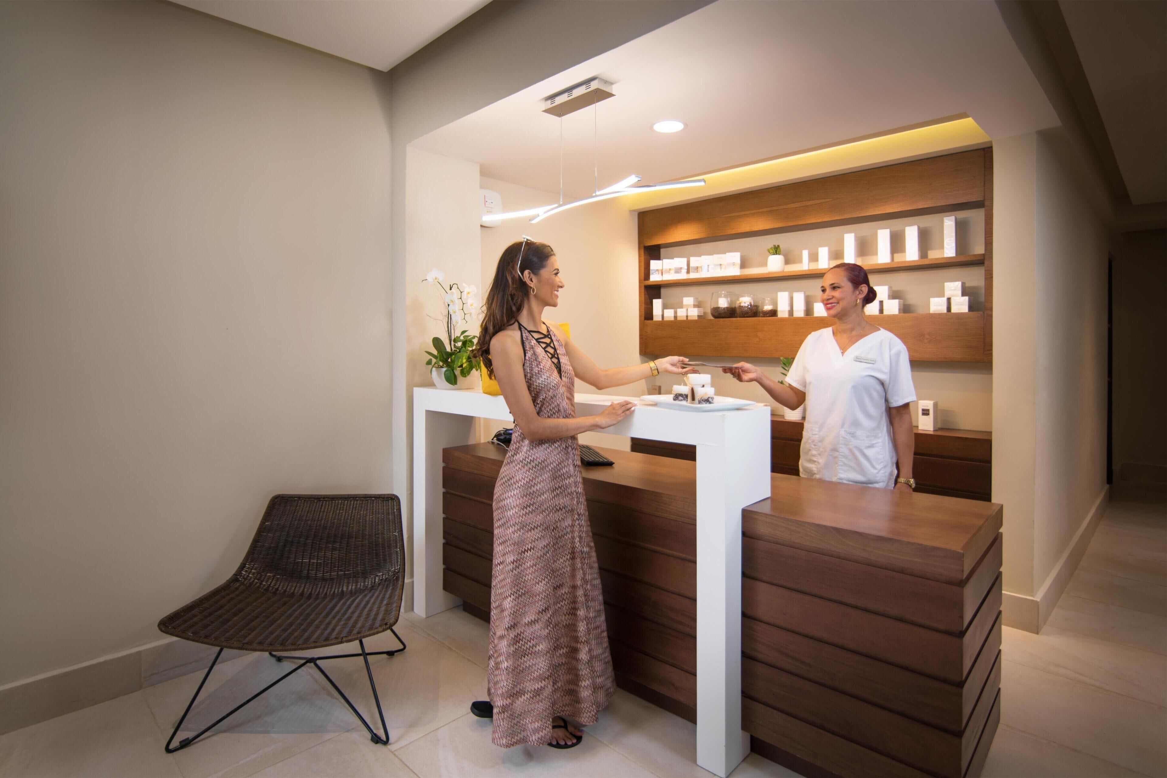 Sauna, massage/treatment rooms