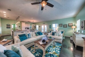 House, 3 Bedrooms | Living area