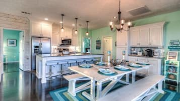 House, 3 Bedrooms | Dining