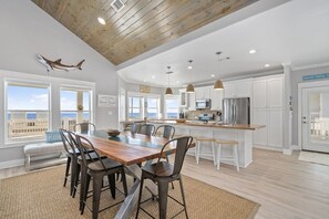 Casa, 4 habitaciones | Restaurantes