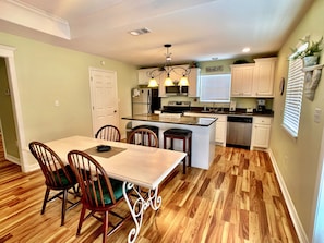 House, 2 Bedrooms | Dining