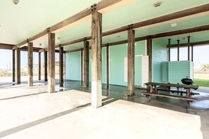 House, 4 Bedrooms | Tempat makan luar