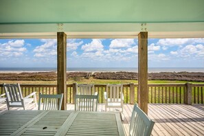 House, 4 Bedrooms | Outdoor dining - Lotz A View 4 Bedroom Home (Port Bolivar)