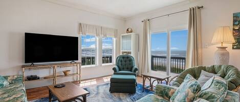 House, 2 Bedrooms | Living area