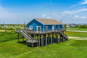 House, 2 Bedrooms | Exterior