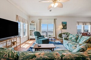 House, 2 Bedrooms | Living area | Smart TV, DVD player, streaming services