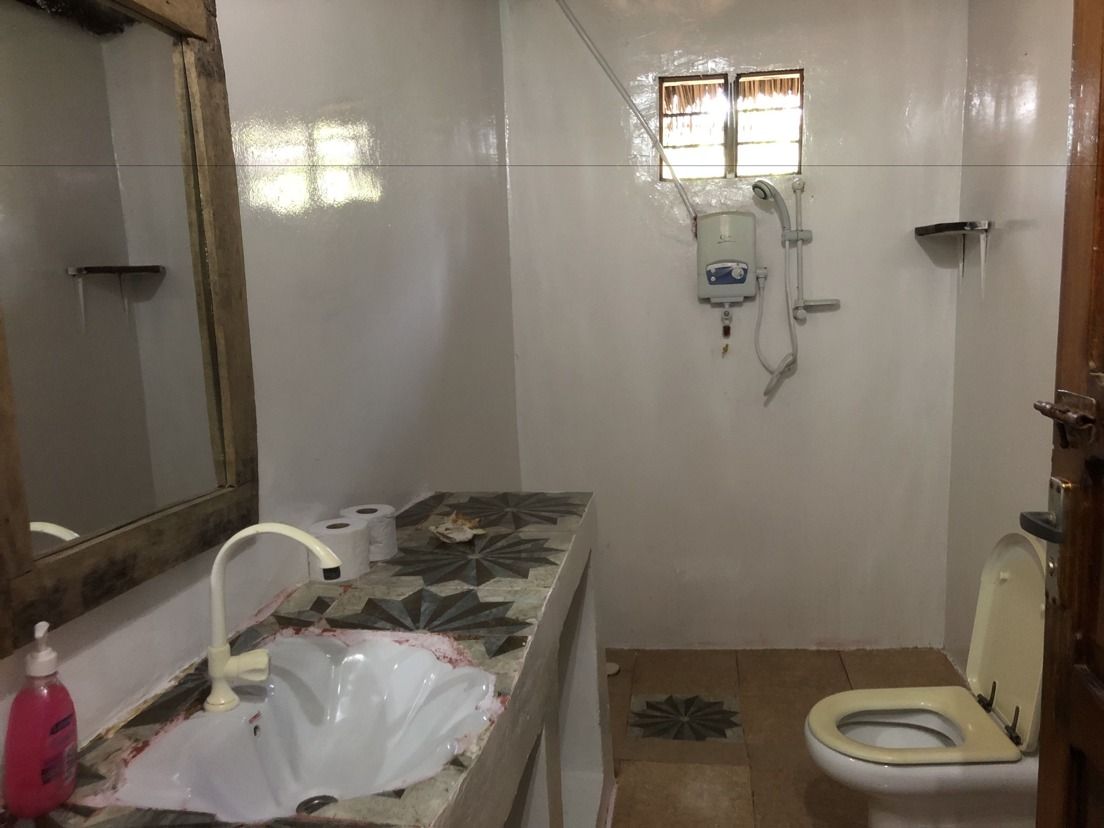 family bungalow, 2 bedrooms (six guests) | bathroom | shower, free toiletries, towels