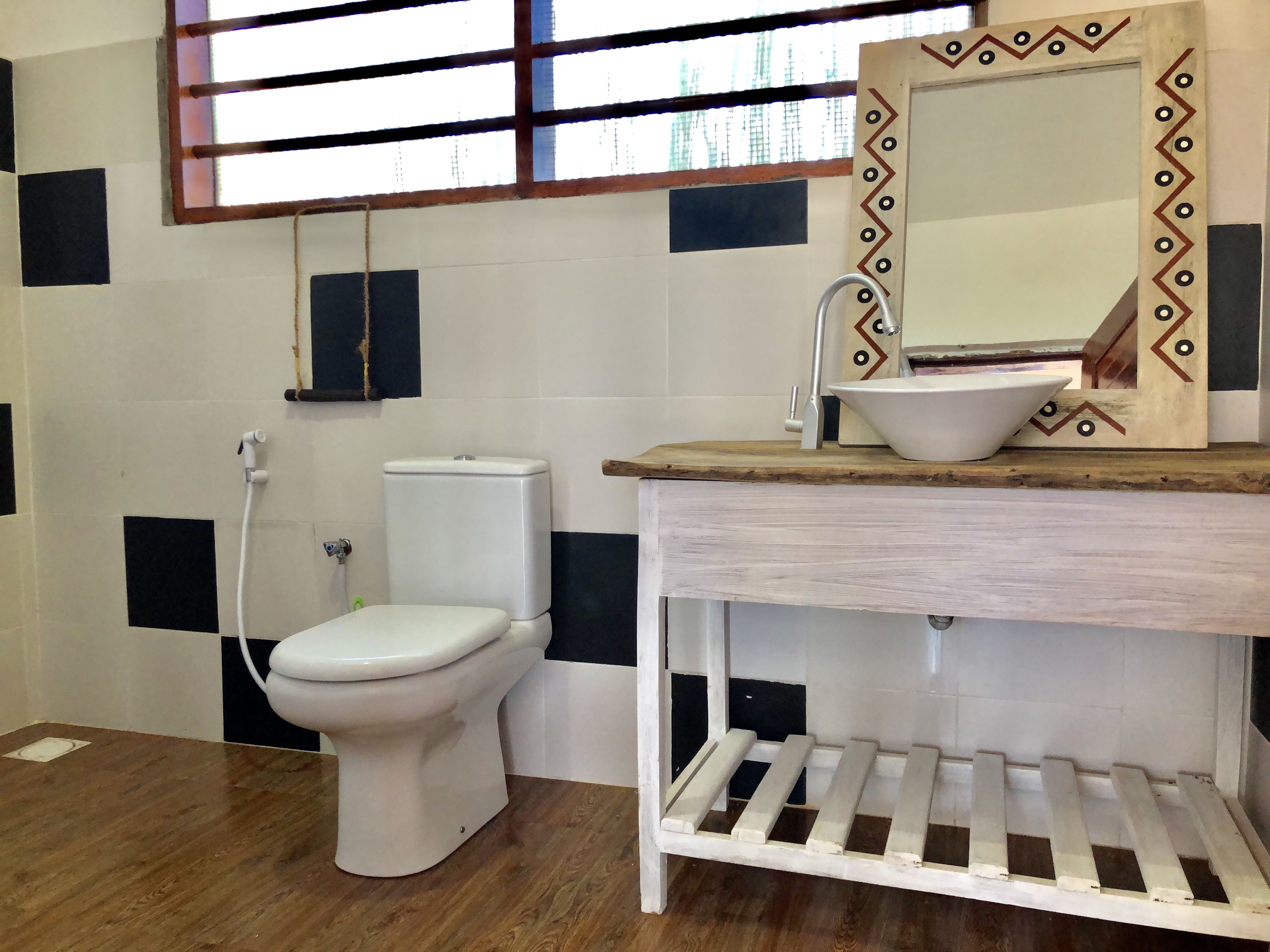 shower, free toiletries, towels