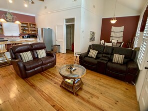 House, 2 Bedrooms | Living room