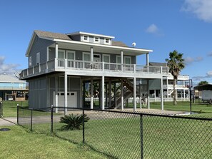 House, 2 Bedrooms | Exterior