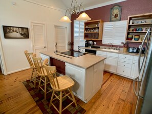 House, 2 Bedrooms | Private kitchen | Fridge, microwave, oven, dishwasher - Isle Be Back 2 Bedroom Home (Port Bolivar)