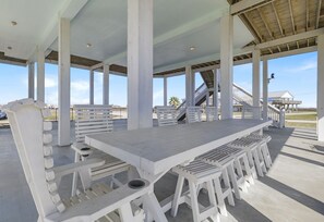 Casa, 4 habitaciones | Restaurante al aire libre
