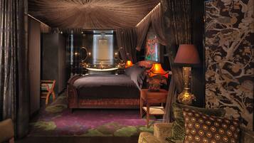 Minibar, in-room safe, individually decorated, individually furnished