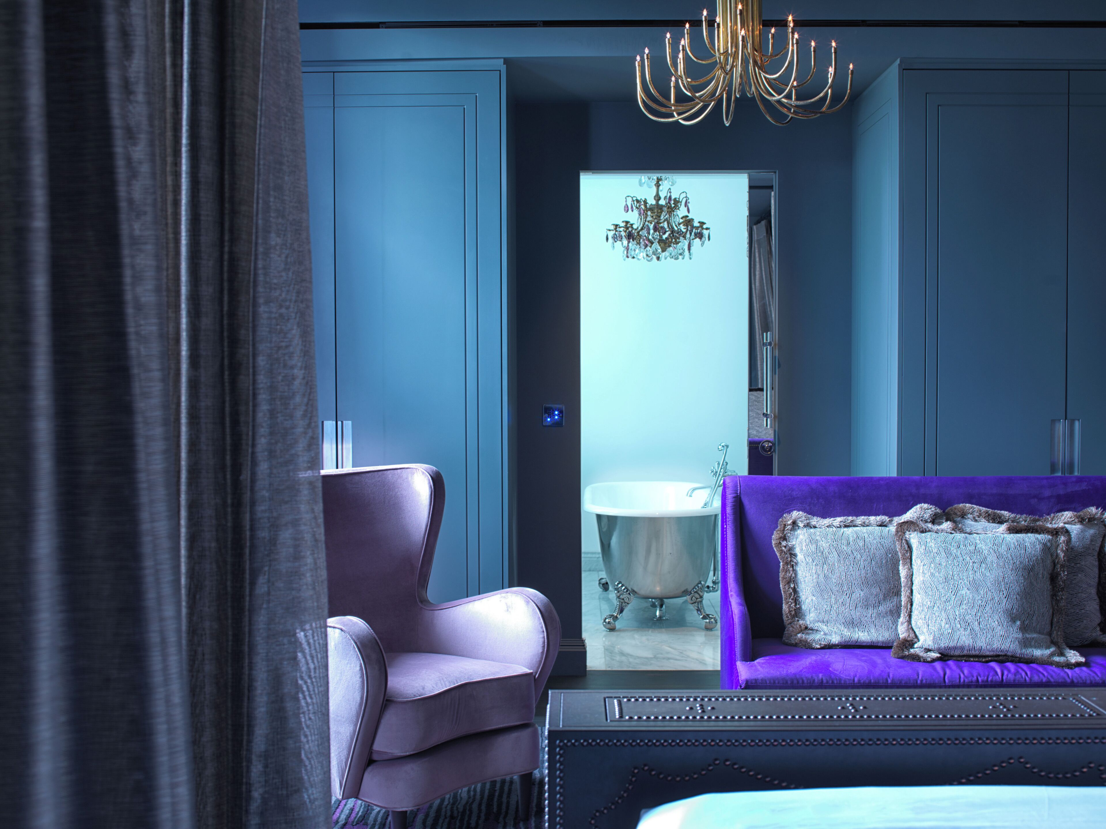 Minibar, in-room safe, individually decorated, individually furnished