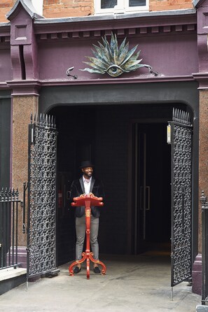 Property entrance - The Mandrake (London)