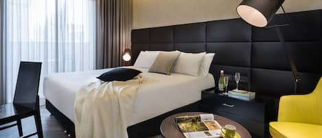 1 bedroom, Egyptian cotton sheets, premium bedding, in-room safe