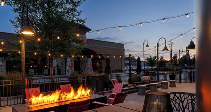 Archer Hotel Boston/Burlington